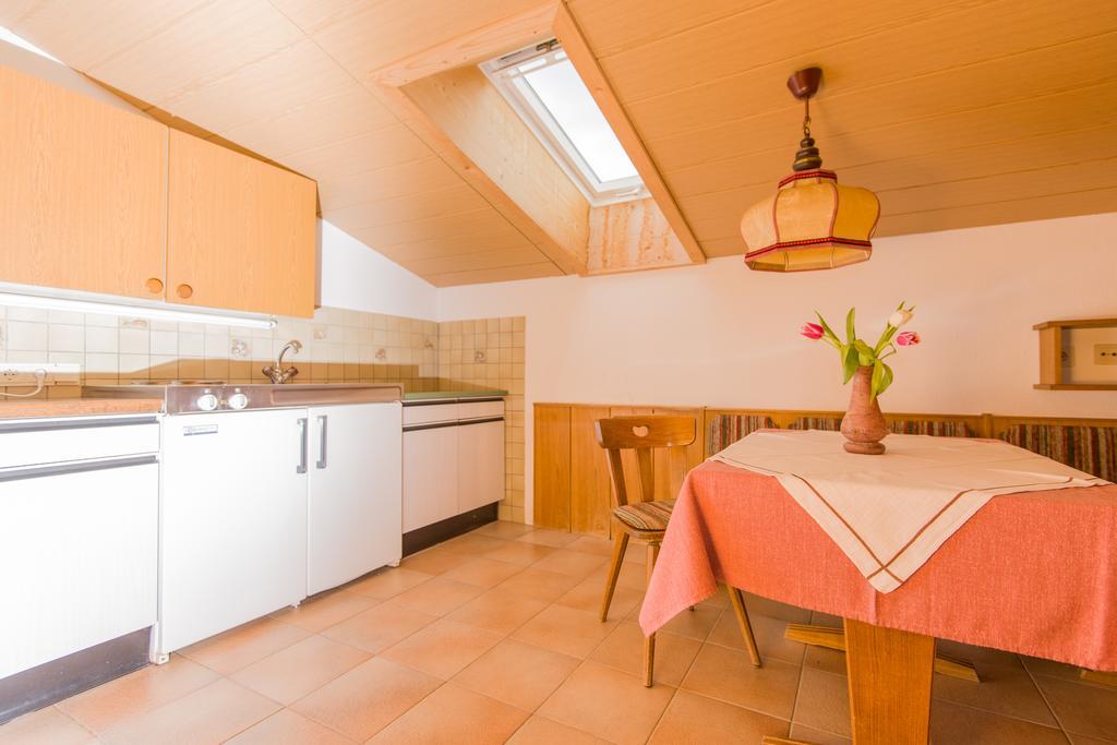 Gaestehaus Helga Scharnitz Szoba fotó