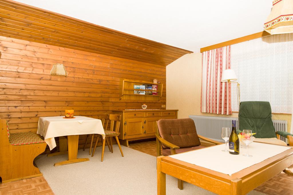 Gaestehaus Helga Scharnitz Szoba fotó